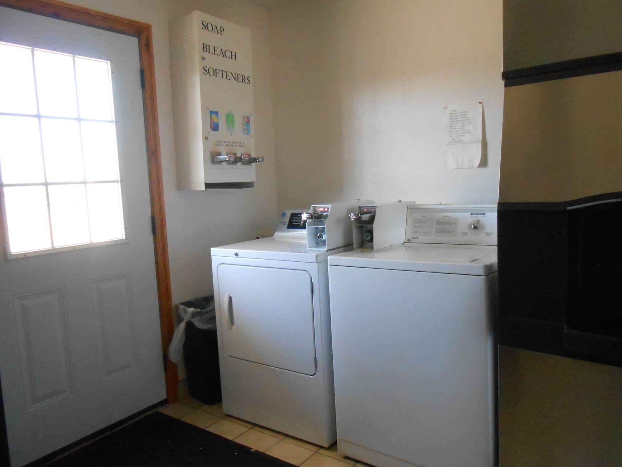 Budget Inn And Suites Siloam Springs Bagian luar foto