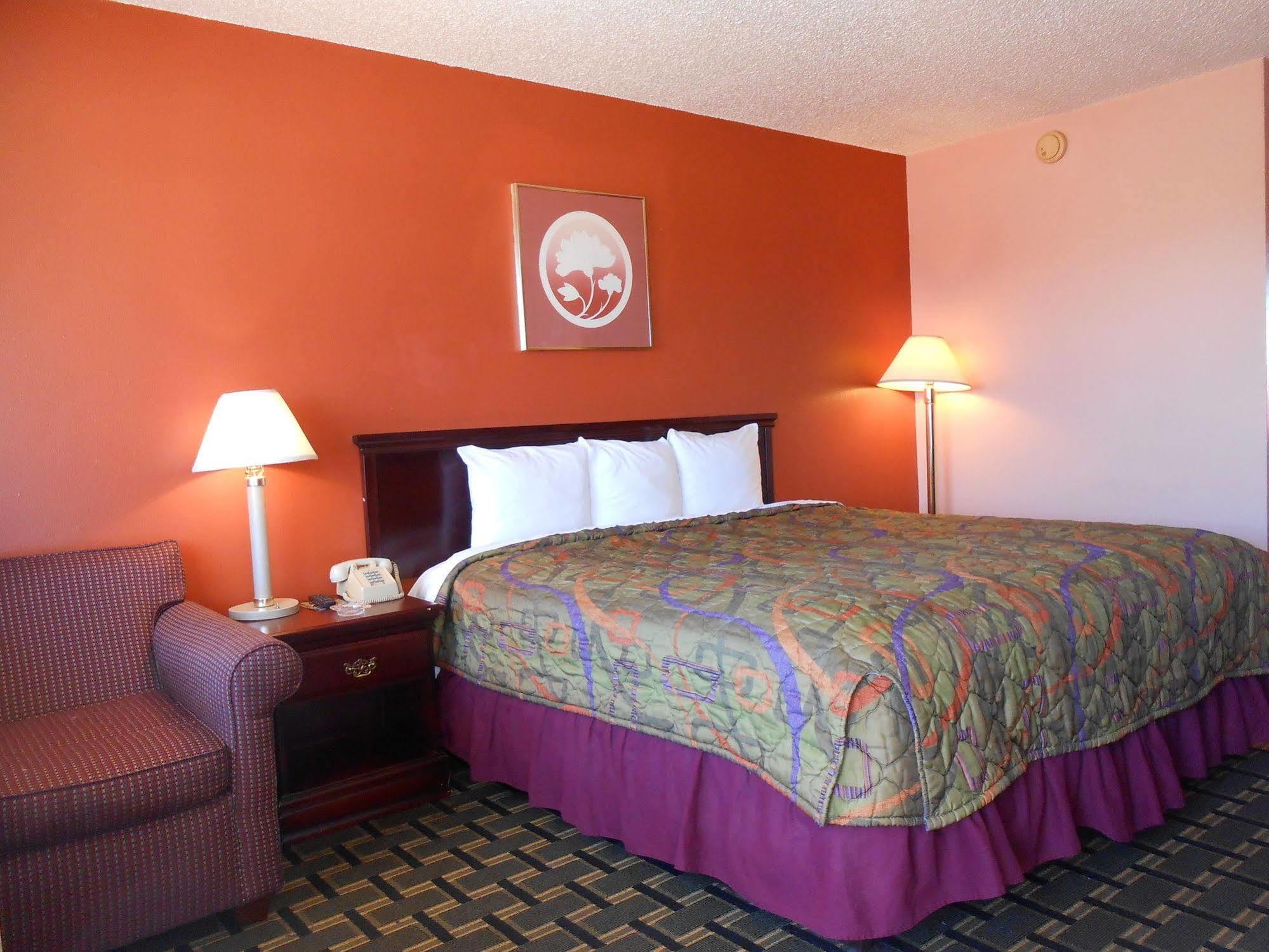 Budget Inn And Suites Siloam Springs Bagian luar foto